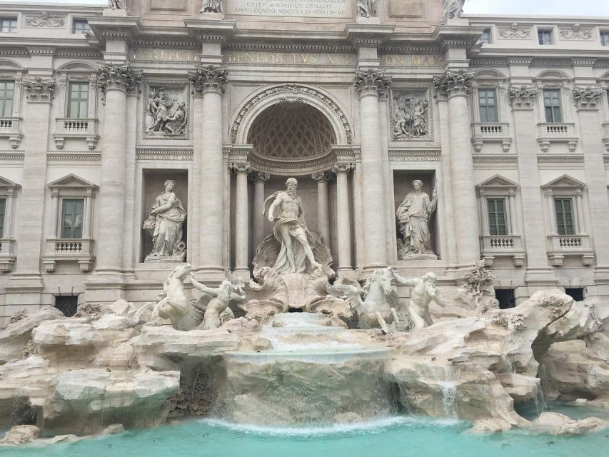 Rome: Guided Walking Tour in English - The Pantheon: a temple turned church, with serious names inside