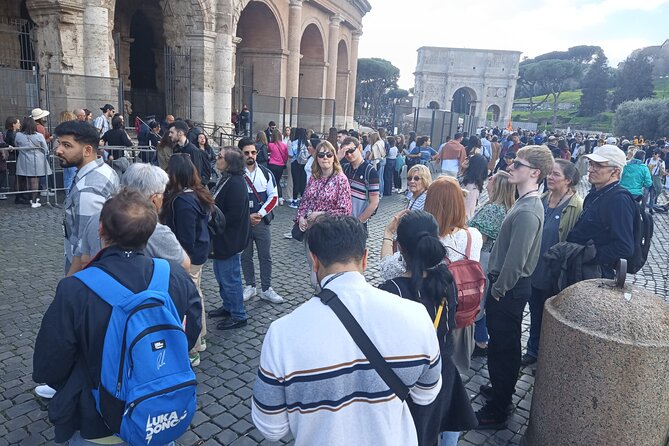 Rome Guided Walking Tour of the Colosseum - Palatine Hill: A Short Guided Step Into Ancient Rome