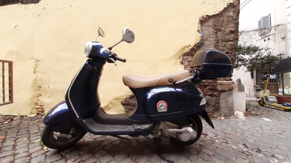Rome: Half-Day Tour by Vespa with Driver - Meeting point and getting ready without stress