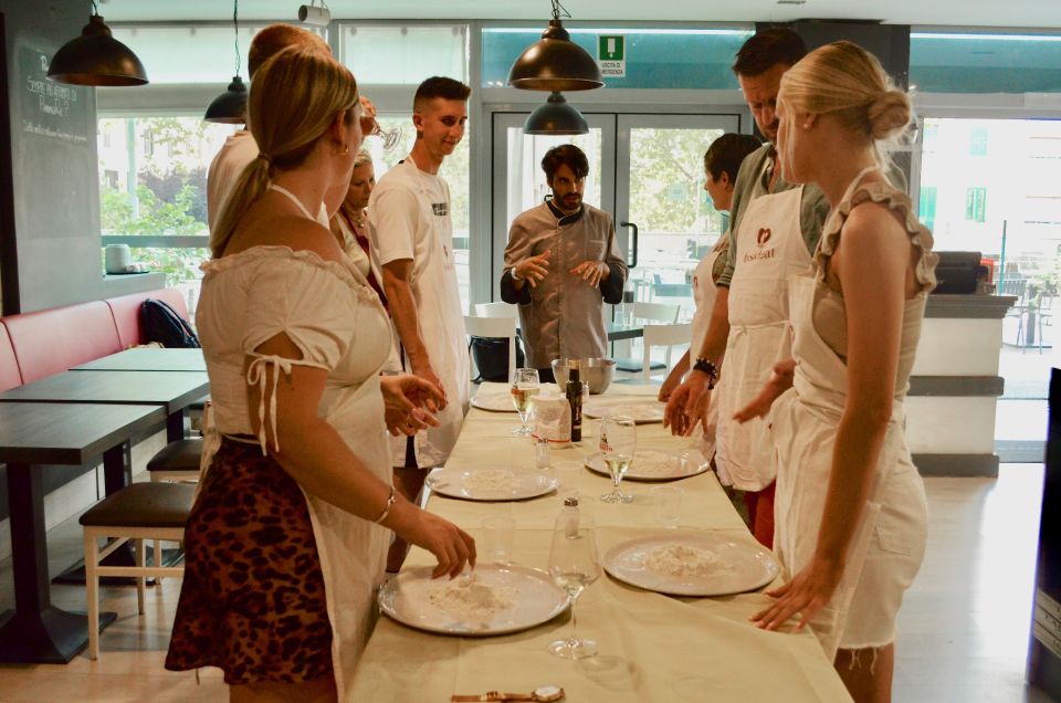 Rome: Hands-On Pizza Making Class near the Vatican with Wine - Key things to know before you go