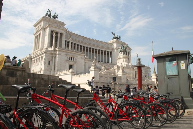 Rome Highlights Bike Tour 3 Hour City Cycling Experience - A painters’ street moment, plus the shift toward shopping Rome