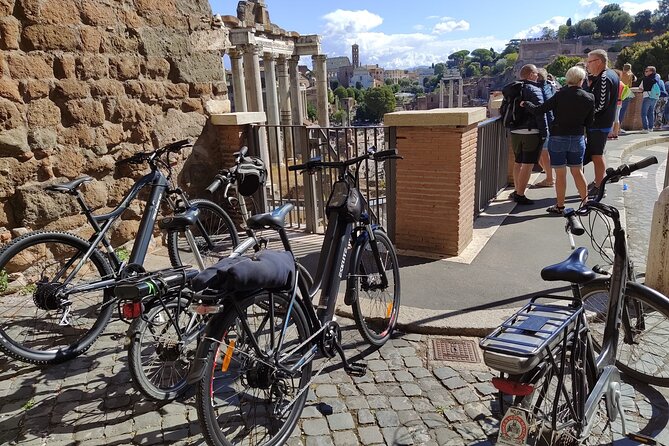 Rome Highlights by E-Bicycle Small group - Vittoriano: the huge white monument and the perfect photo stop