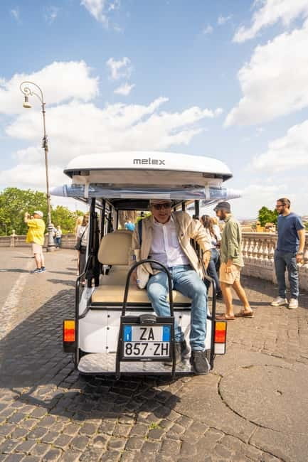 Rome: Highlights Tour in Golf Cart - Piazza Venezia and the Vittoriano: big views with minimal detours