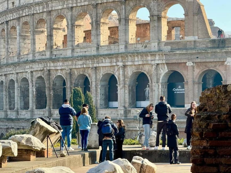 Rome: Hop-on Hop-off Bus and Colosseum, Ancient Rome Tour - Entering the Roman Forum & Palatine Hill without racing