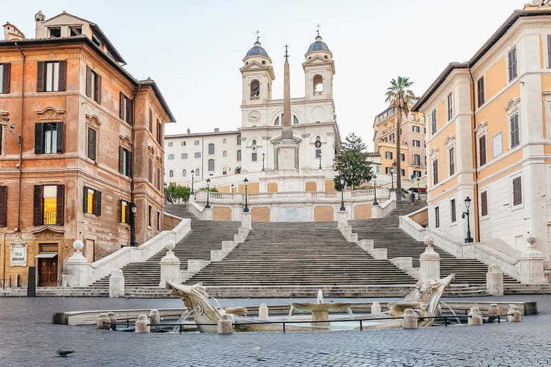 Rome: Hop-on Hop-off Sightseeing Bus Tour with Audioguide - Barberini and Trevi Fountain: finishing the loop with the best-known backdrop