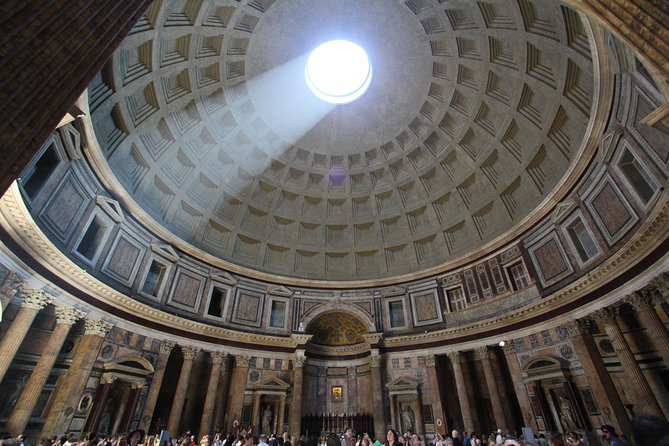 Rome in a day private Tour with Vatican Museums and taxi transfer - St. Peter’s Basilica in 30 minutes: the highlights hit hard