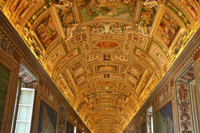 Rome in a day private Tour with Vatican Museums and taxi transfer - Piazza Venezia: modern Rome’s center and a war-era viewpoint