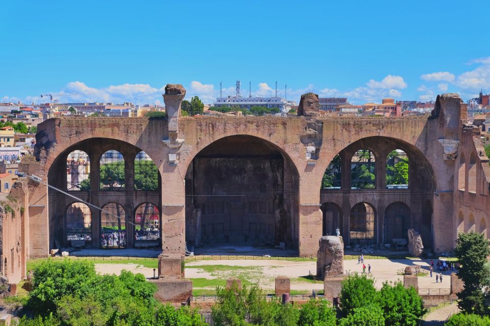 Rome: Introduction to the Colosseum and Ancient City Tour - Guides and audio: when explanations turn ruins into something you remember