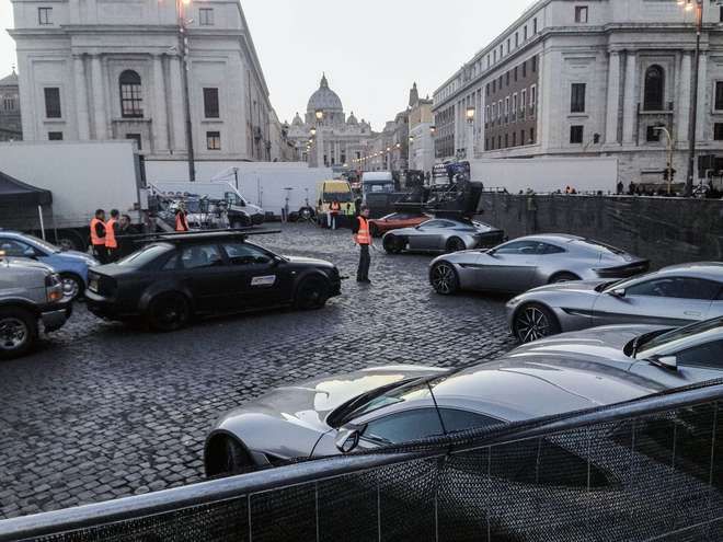 Rome: James Bond Spectre Tour by Minivan - Rome After Dark in a Black Minivan: The Bond Setup