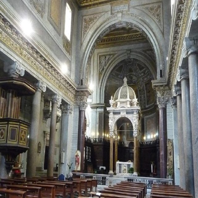 Rome: Jewish Ghetto and Trastevere, Half Day Walking Tour - Crossing Tiber Island and seeing Ponte Fabricio up close