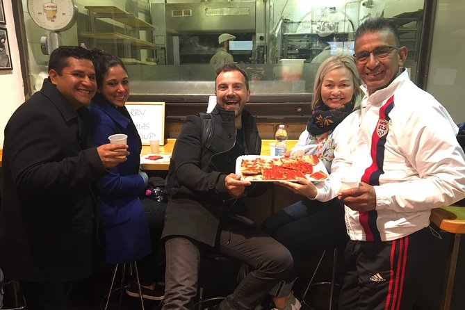 Rome Jewish Ghetto Food & Wine Tour & Guided Visit of Top Sites Lit Up at Night - Antico Quartiere Ebraico: Your First Food Stops and the Neighborhood Story