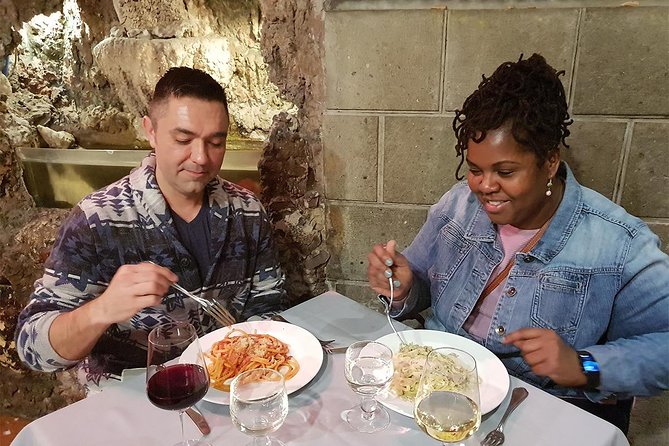 Rome Jewish Ghetto Food & Wine Tour & Guided Visit of Top Sites Lit Up at Night - Campo de’ Fiori to Piazza Farnese: Pizza, Wine, and a Real Dinner