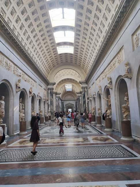 Rome: Majesty of the Vatican Small-Group Walking Tour - Skip-the-line Vatican Museums: what “priority” really buys you