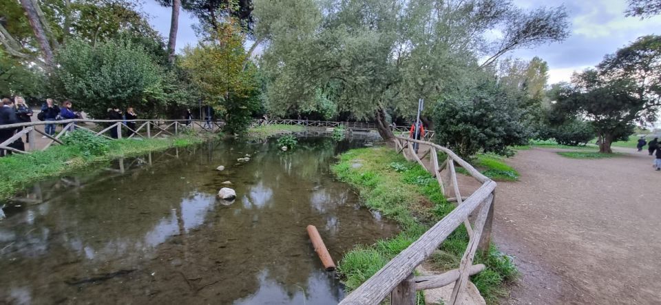 Rome: Mini hike to the ancient Parco degli Acquedotti - Starting Outside Pigneto: the walk begins in real Rome, not a ticket line