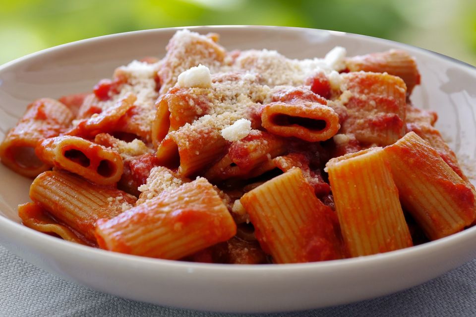 Rome: Monti Street Food Tour - The walking pace: 2.5 hours that add up fast
