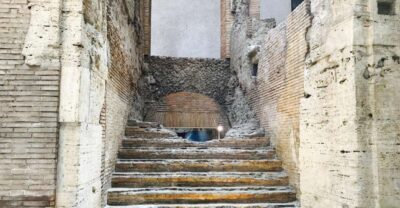 Rome: Navona Square Underground Ticket with Audio Guide - Descent to the Stadium of Domitian: what 5 meters really feels like