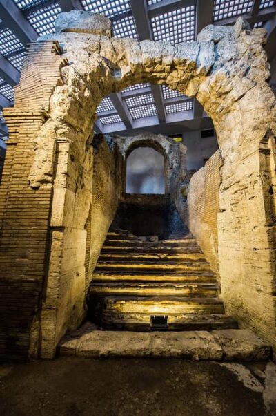 Rome: Navona Underground & Domitian Stadium Guided Tour - Meeting at Touristation Navona and getting in fast