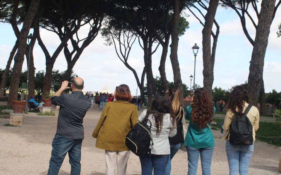 Rome: Night Tour of the City by Golf Cart (Private option) - Small Details That Make a Big Difference