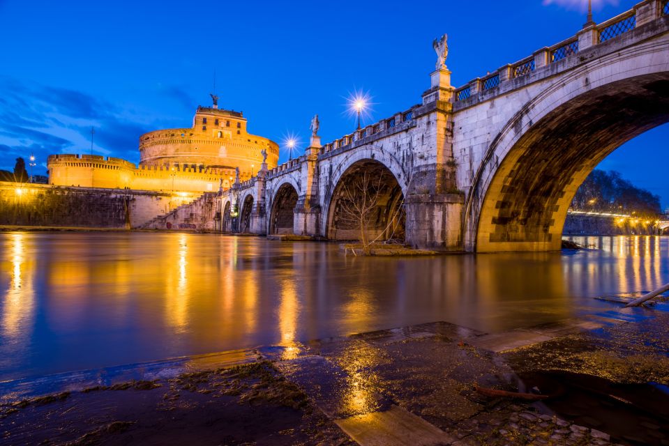 Rome: Nighttime Private Sightseeing Tour - River Tiber bridges and Via Veneto: La Dolce Vita vibes