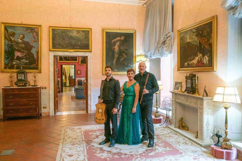 Rome: Opera Concert in Palazzo Doria Pamphilj - The guided tour that explains the setting before the singing