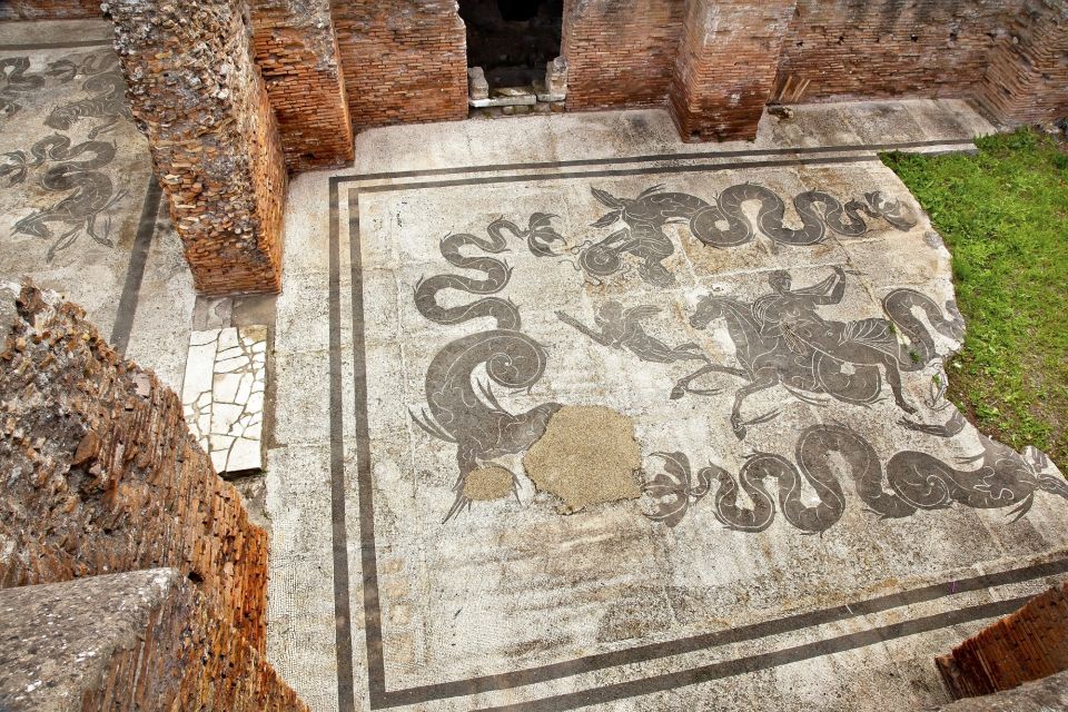 Rome: Ostia Antica Half Day Semi-Private Tour with Guide - Piazza della Minerva: where public space meets daily function