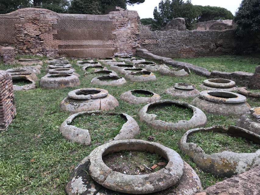 Rome: Ostia Antica Private Van Tour with an Archaeologist - Decumanus Maximus: the Roman street you can picture in your head