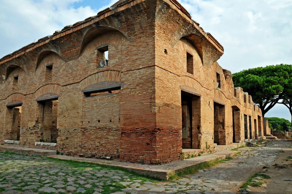 Rome: Ostia Antica Private Walking Tour with Skip-the-Line - Meet at the Parco entrance and start with skip-the-line tickets