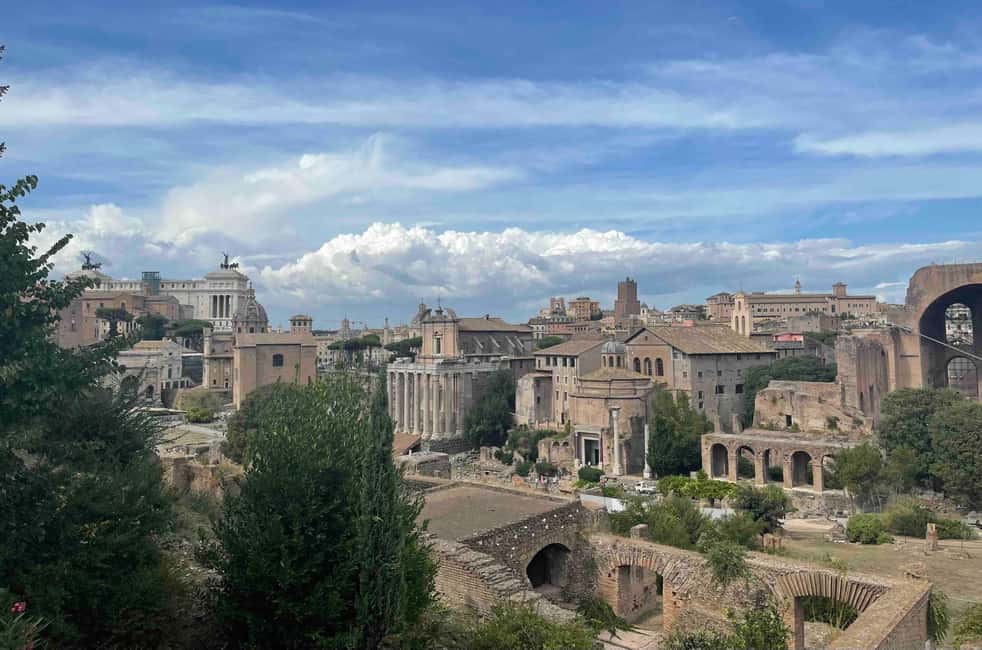 Rome: Out Of Crowds Colosseum Gladiator's Arena Guided Tour - Headsets and Timing: Why the Format Feels Better Than a Casual Walk