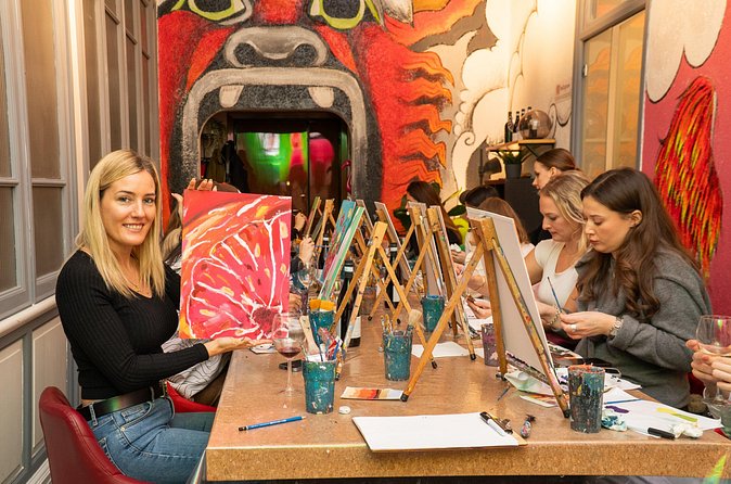 Rome: Paint & Sip Experience in Piazza Navona - Your instructor and how beginners do (without feeling awkward)