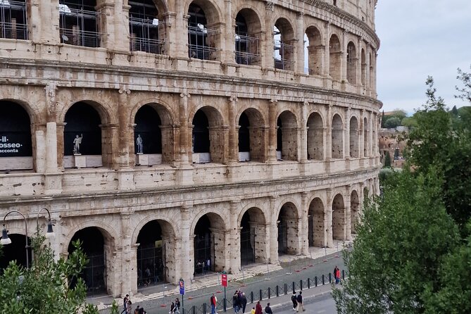Rome Panoramic Private Tour: Highlights of Rome Driving and Walking Tour - Piazza Navona: a stadium built over time and a Bernini fountain