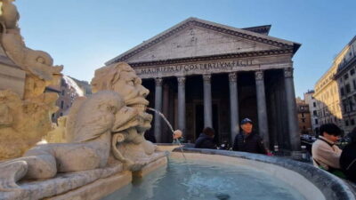 Rome: Pantheon Guided Tour with Reserved Entry Ticket - The quick walk to the Pantheon facade, then right into the monument