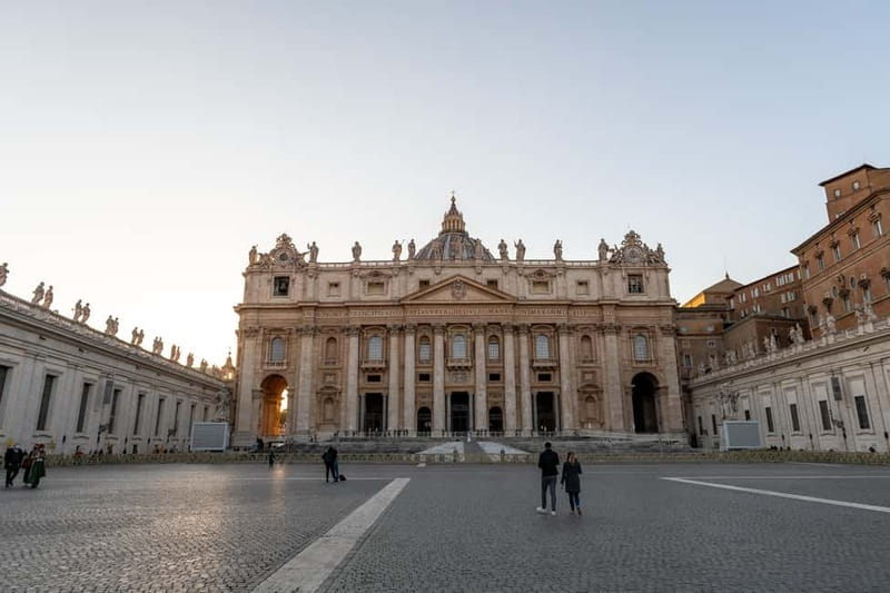 Rome: Papal Audience with Pope Leo IV - Headsets and Walking Between Moments: Comfort Pays Off
