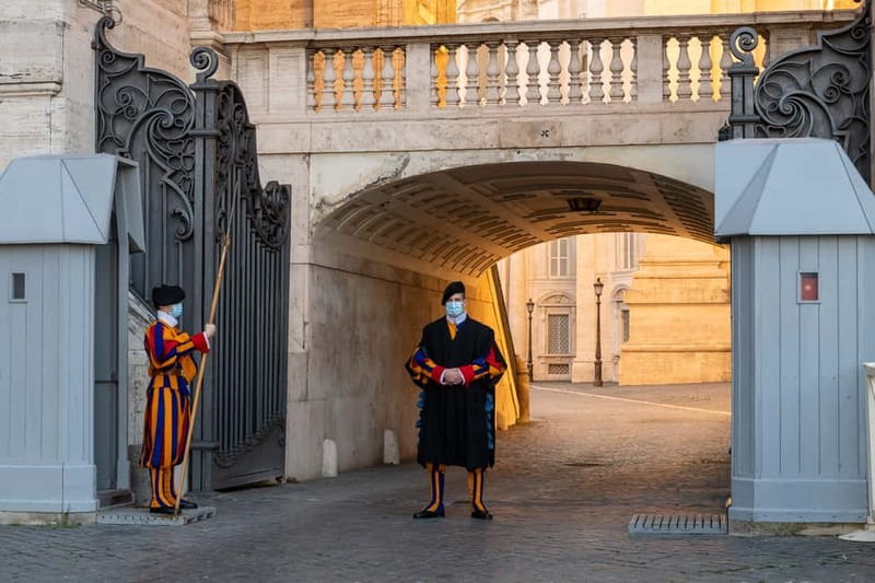 Rome: Papal Audience with Pope Leo IV - Winter Rules and No Large Bags: The Stuff That Can Ruin a Day