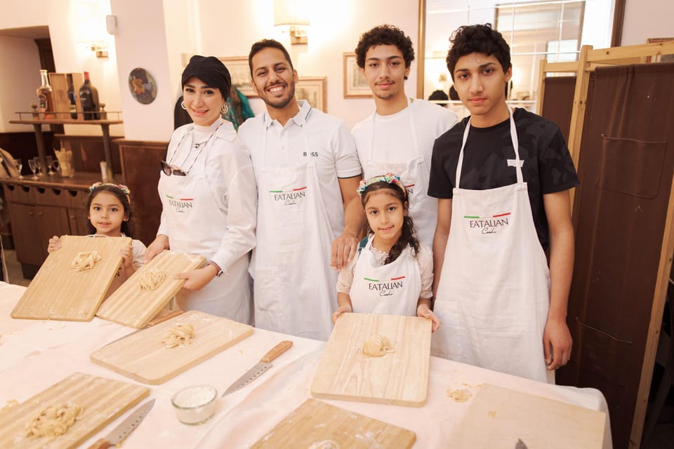 Rome: Pasta and Tiramisu Cooking Class in Piazza Navona - Fresh fettuccine in Roman style: what you’ll actually do