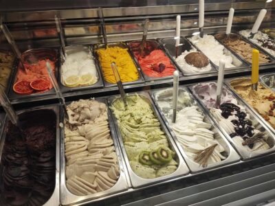 Rome: Pasta, Pizza & Gelato Tour in TRASTEVERE - From Piazza Trilussa to Trastevere side streets: your first tastings