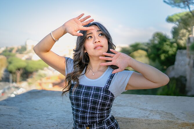 Rome: Photo Shoot in Rome with Professional Photographer - Roman Forum and Piazza Venezia: When Your Photos Get Their Serious Backgrounds