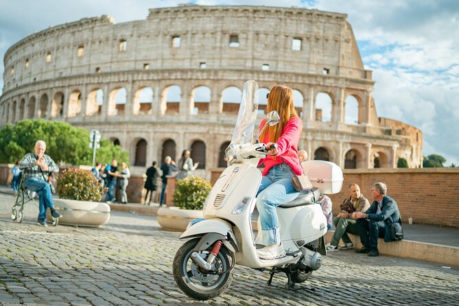 Rome: Photo Shoot in Rome with Professional Photographer - Trevi Fountain Timing: The Coin Toss Pose Plus Crowd Reality