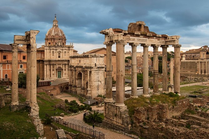 Rome Photography Masterclass - Private Photography Lesson - Colosseum stop: getting iconic angles without getting stuck