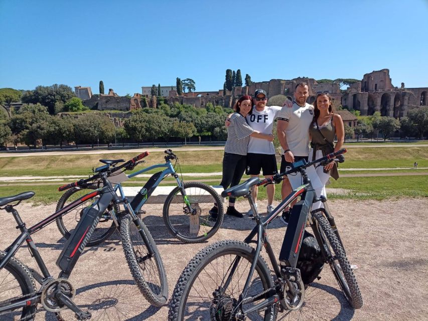 Rome: Piazza Venezia E-Bike Rental - Regina Ciclarum: using a bike route to reduce stress
