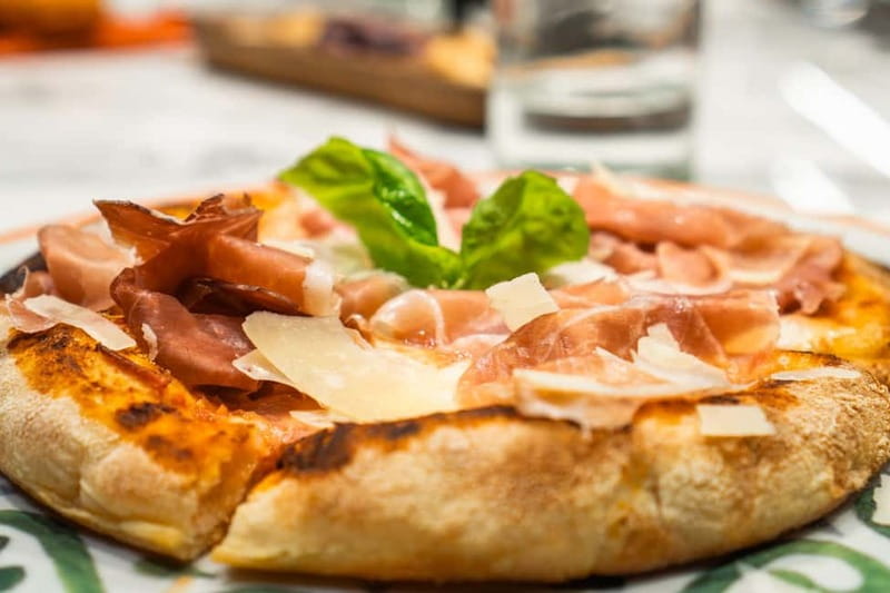 Rome: Pizza and Gelato Cooking Class with Wine - Wine, Snacks, and the Sit-Down Meal Moment