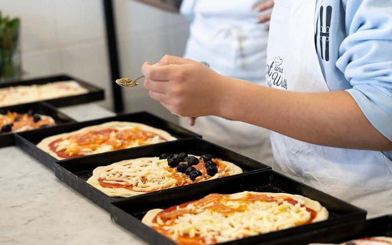 Rome: Pizza and Tiramisù Cooking Class with Glass of Wine - Meeting Point at Via Giuseppe Zanardelli 14: How to Make the Start Smooth