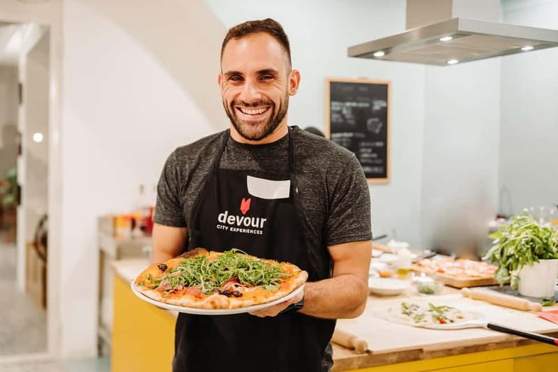 Rome: Pizza Making Class with Gelato & Drinks Included - 2.5 hours of pizza-making: the rhythm of the evening