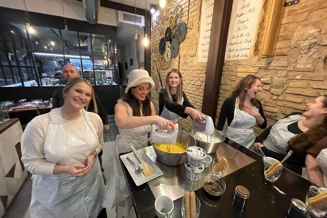 Rome: Pizza & Tiramisu Class with Free Flowing Fine Wine - Coaches Who Make the Difference (And the Good News)