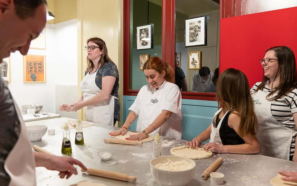 Rome: Pizza & Tiramisu Making Class with Wine & Limoncello - Gusto Restaurant and the Pace of a 2.5-Hour Evening