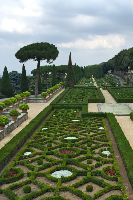 Rome: Pontifical Villa Gardens at Castel Gandolfo Minibus - Porchetta sandwich in Castel Gandolfo: the lunch you can plan around