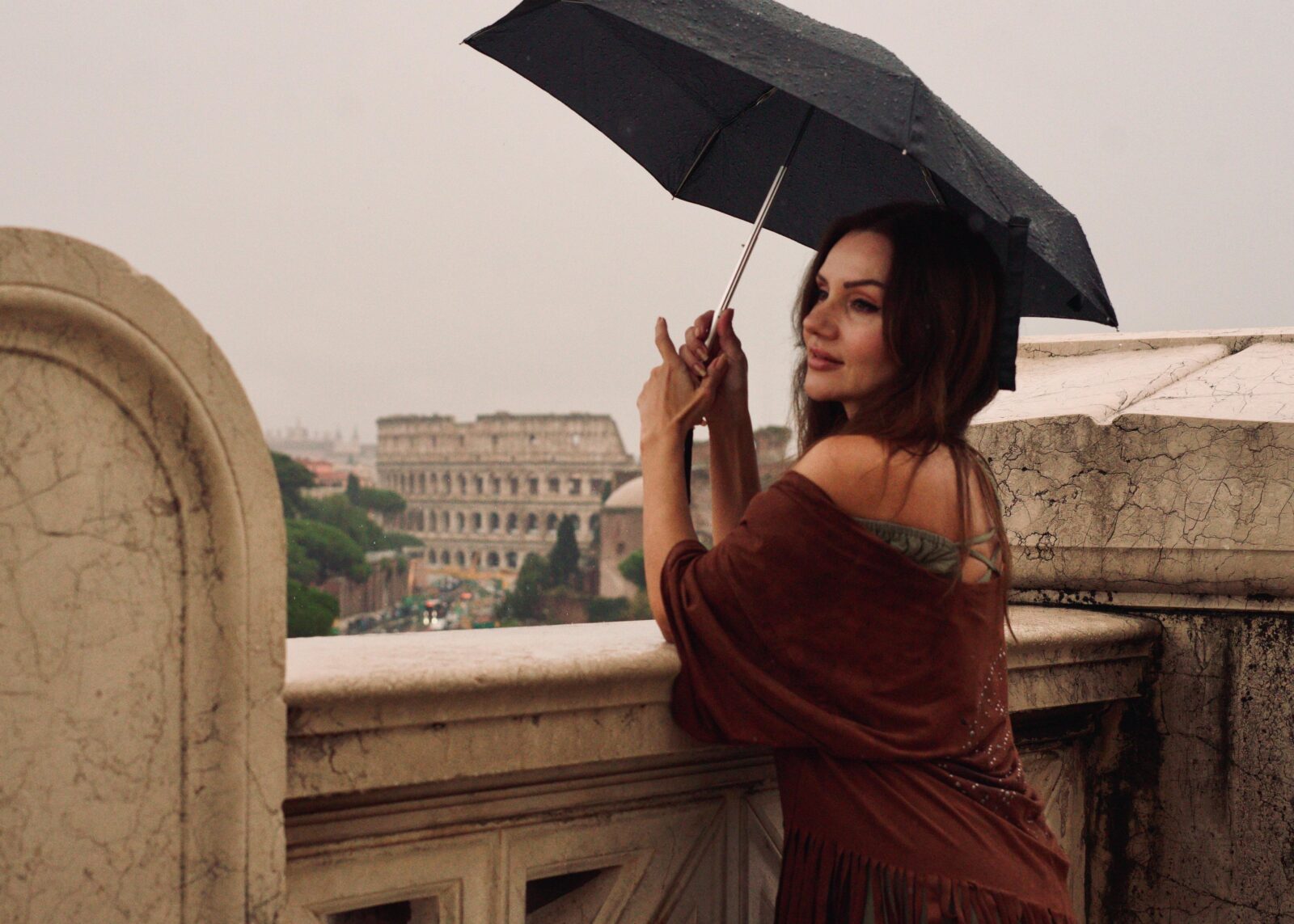 Rome: Private Couple Photoshoot with Candid & Romantic Times - How candid posing actually feels (and why energy matters)