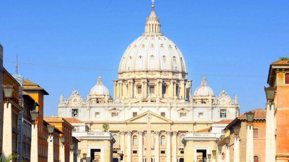Rome: Private Day Tour with Transportation - Trevi Fountain and the Spanish Steps: iconic, crowded, and still worth it