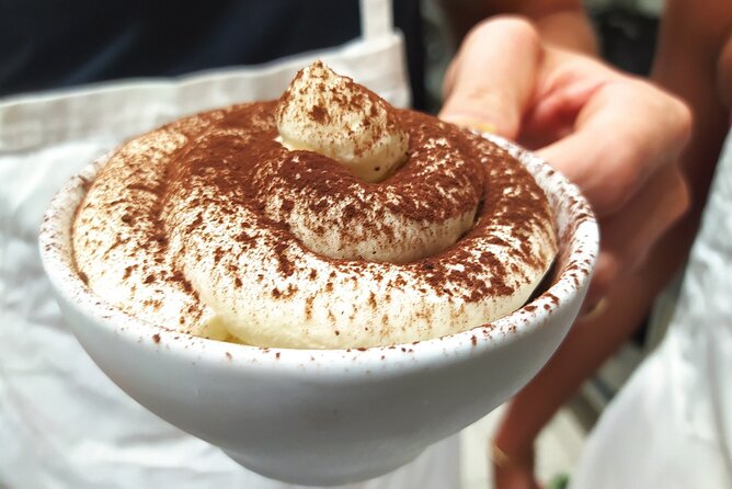 Rome: Private Espresso, Gelato and Tiramisu Food Tour - Piazza della Minerva: where you learn to spot great gelato