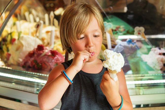 Rome Private Family Walking Tour with Games for Kids - Venchi chocolate and gelato: the snack start that actually makes sense