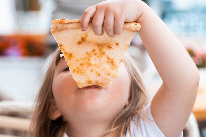 Rome Private Family Walking Tour with Games for Kids - Forno stops near Campo de’ Fiori: pizza tasting that feels local
